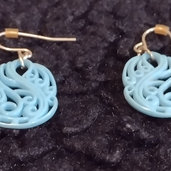 Jewelry - Elegant Blue Swirl Earrings